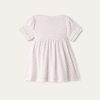 Babykleid mit kleinen Zahlen
