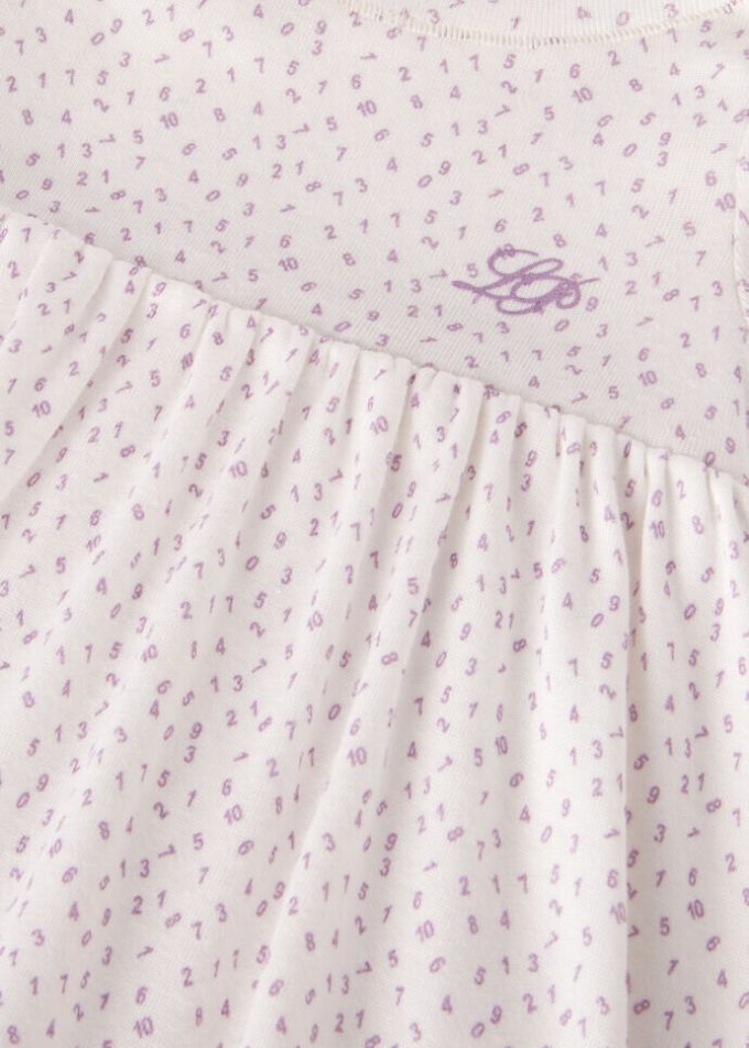 Babykleid mit kleinen Zahlen