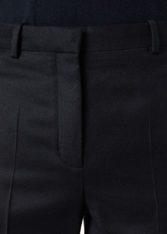 Dermot-Hose