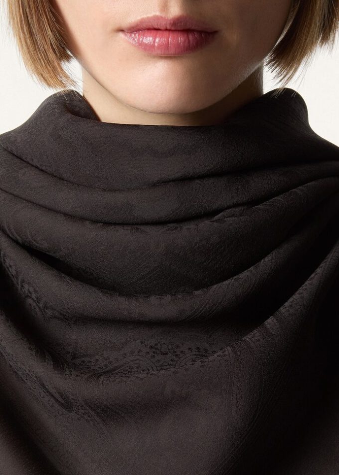 Florales Majolika-Foulard 120 x 120