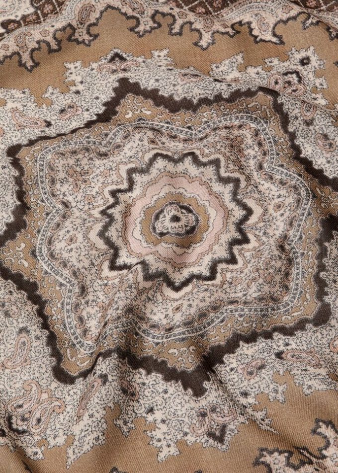 Florales Majolika-Foulard 90 x 90