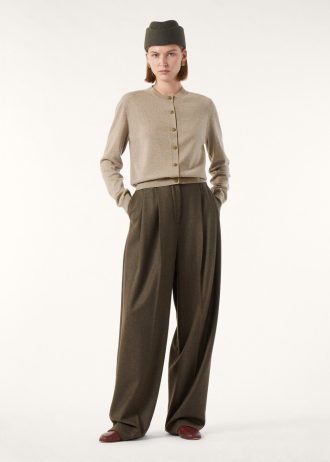 Klassische Strickjacke