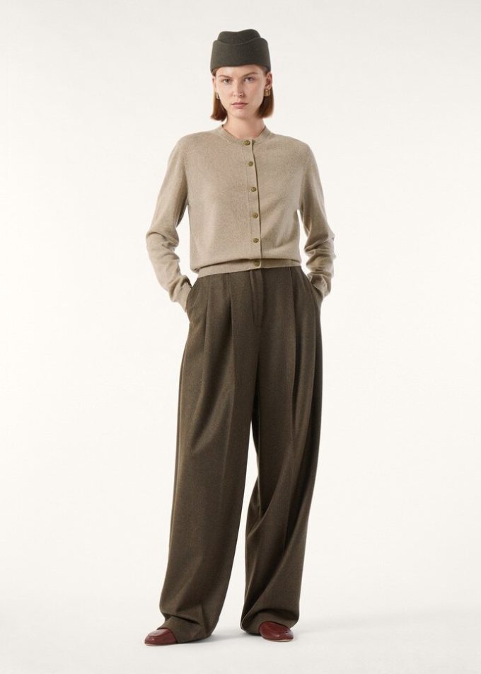 Klassische Strickjacke