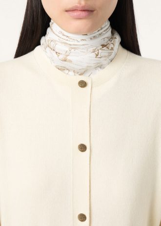 Klassische Strickjacke