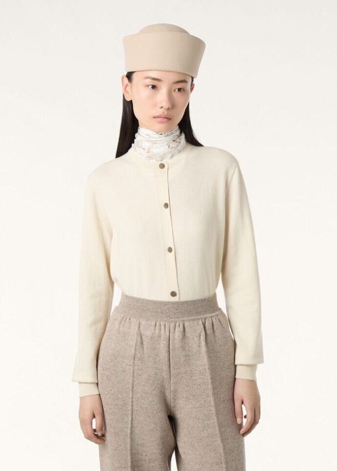 Klassische Strickjacke