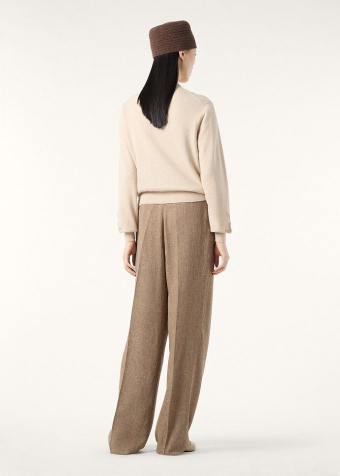 Klassische Strickjacke