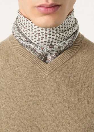 Klassischer Pullover