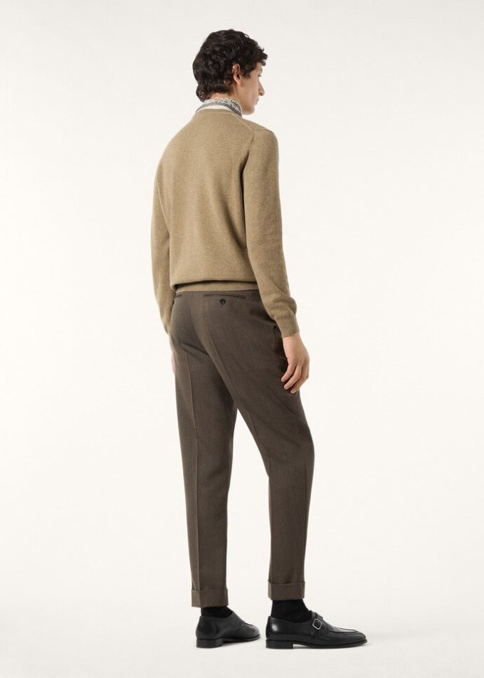 Klassischer Pullover
