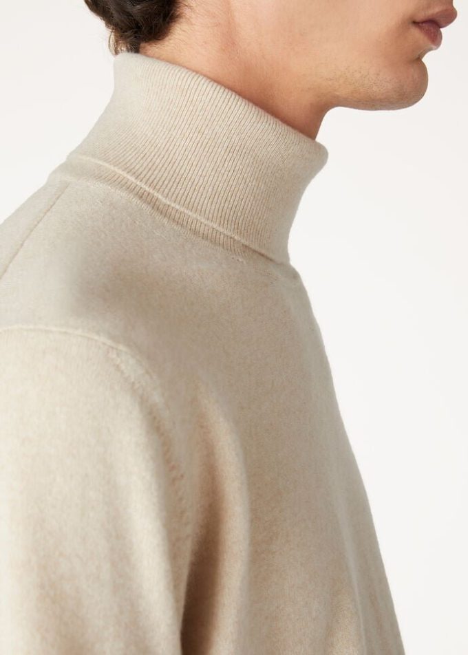 Klassischer Rollkragenpullover