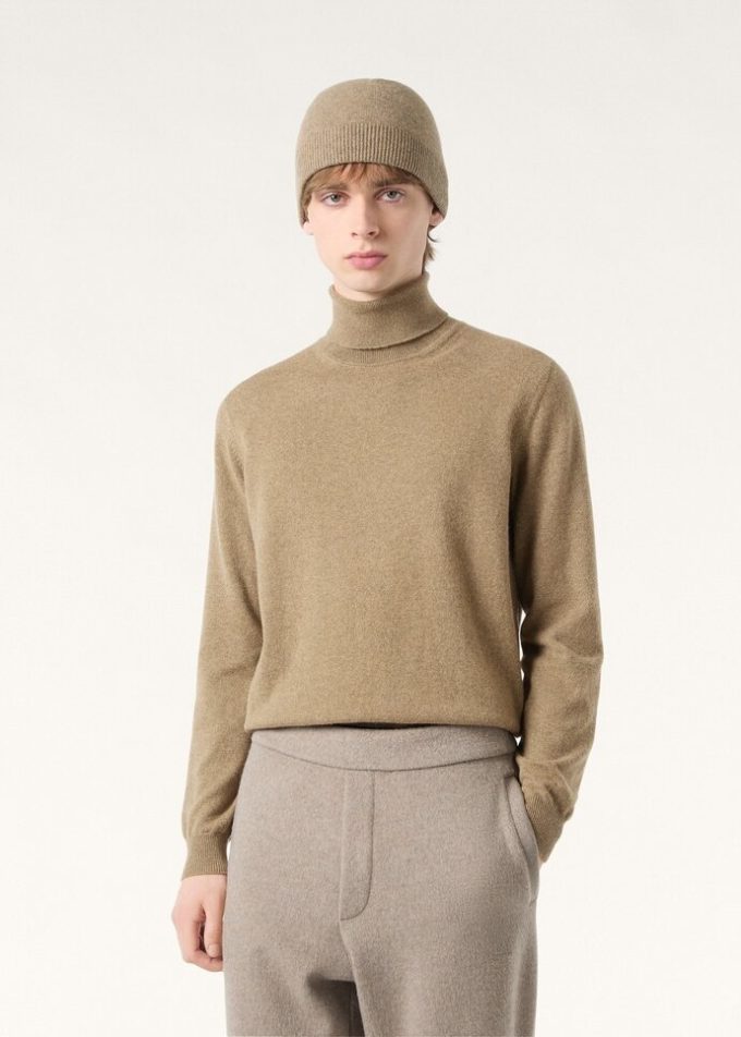 Klassischer Rollkragenpullover
