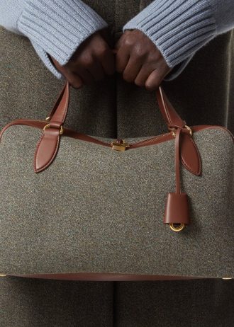 Mittlere Nadeltasche