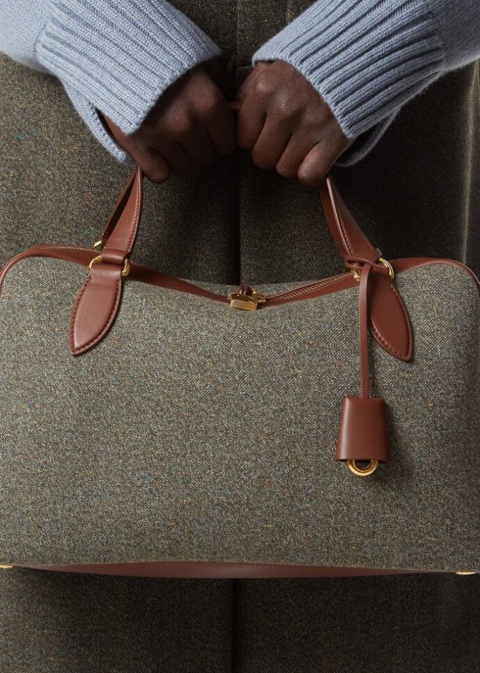 Mittlere Nadeltasche