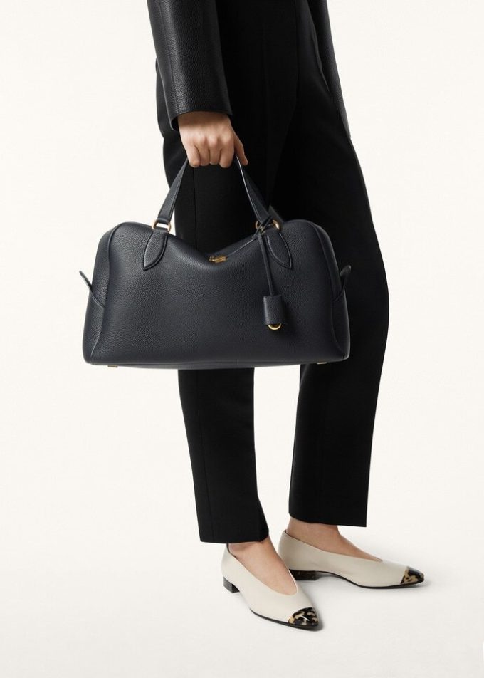 Mittlere Nadeltasche