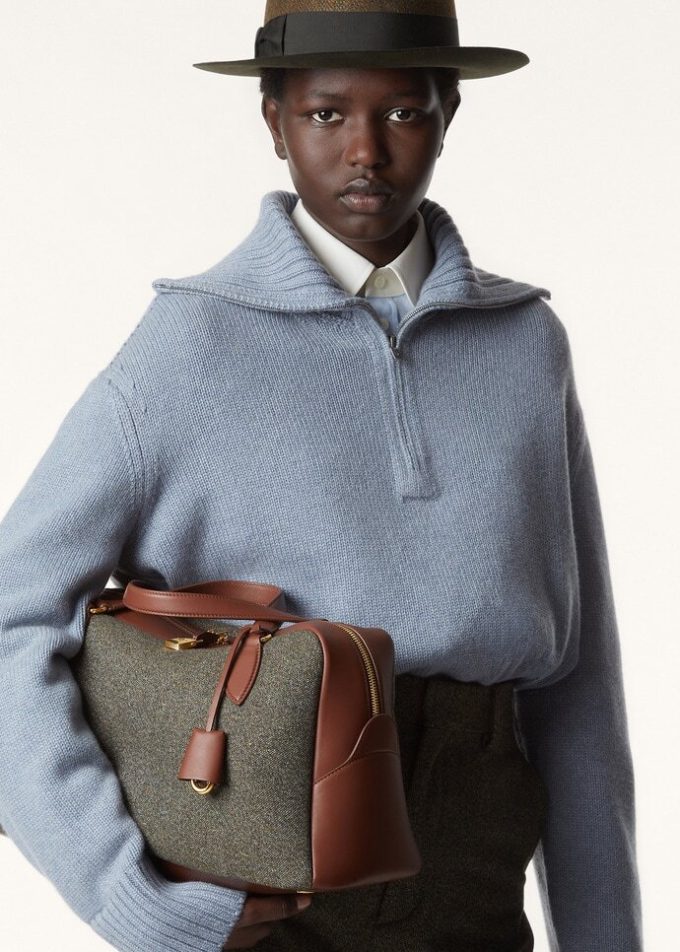 Mittlere Nadeltasche